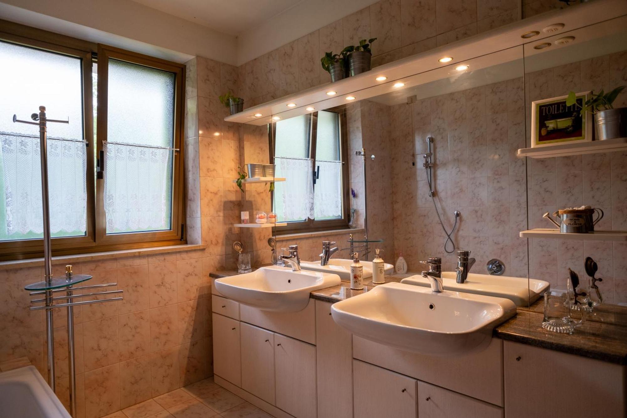 Bed and Breakfast La Vie En Rose Buia Екстер'єр фото